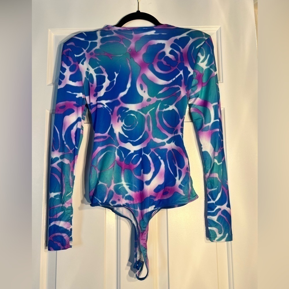Deep V Neck body suit Sz L - Picture 2 of 5